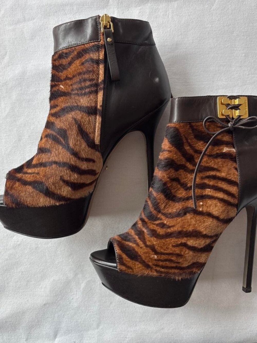 Sergio Rossi Tiger Print Calf Hair Platform Peep Toe Booties EU 36 US 6 - Picture 3 of 6
